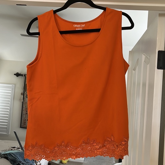 Lace trimmed hem on Burnt orange tank - Picture 3 of 6